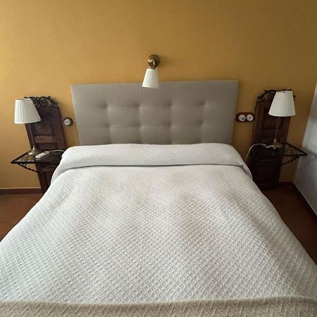 La Troje Oropesana Guest House ภายนอก รูปภาพ