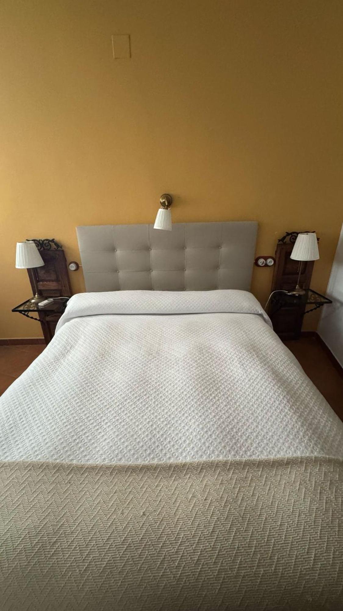La Troje Oropesana Guest House ภายนอก รูปภาพ