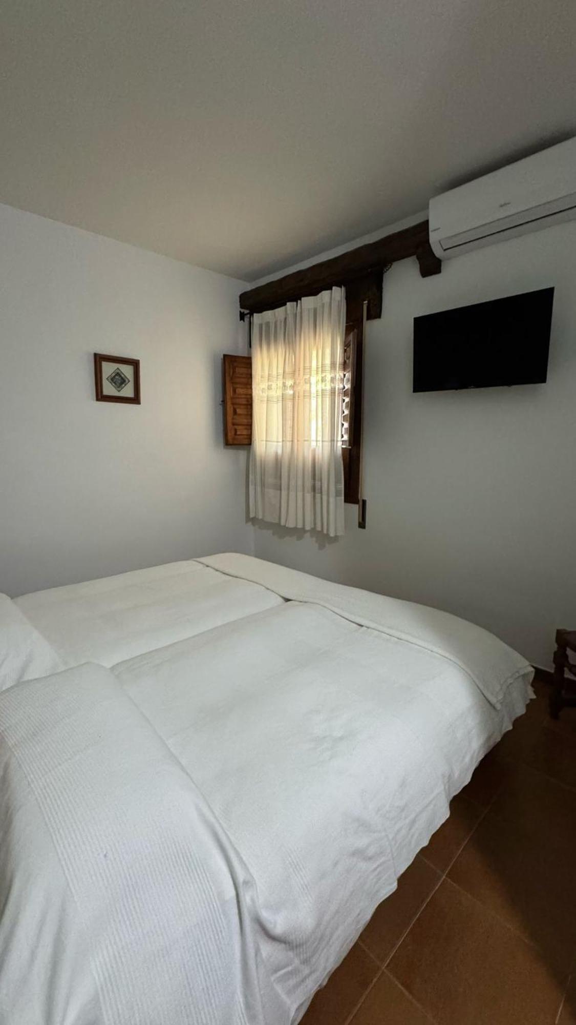 La Troje Oropesana Guest House ภายนอก รูปภาพ